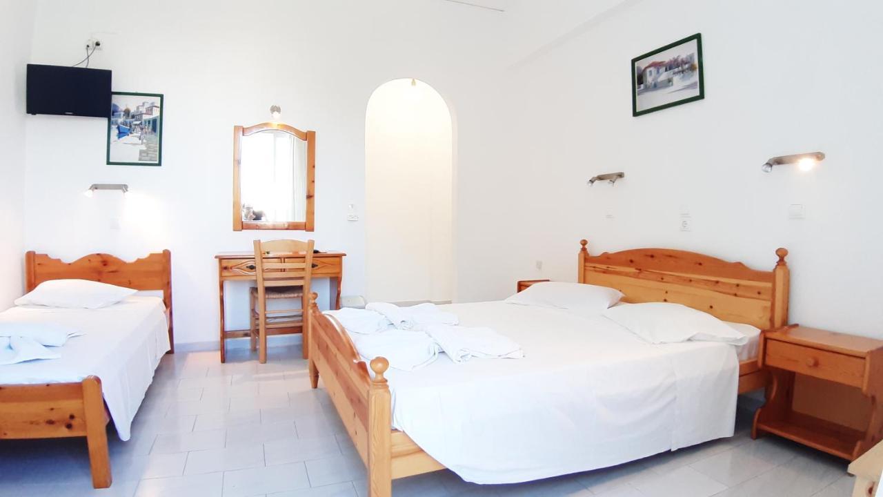 Bizas Rooms & Studios Парос Екстериор снимка