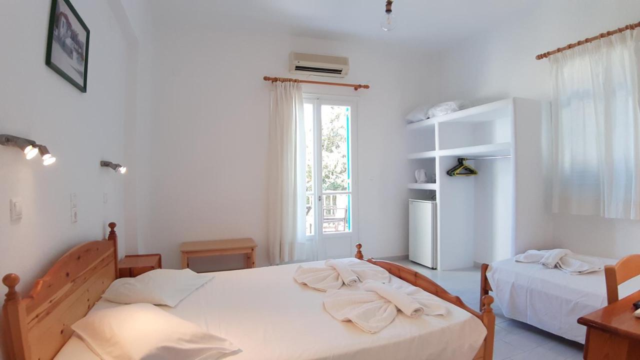 Bizas Rooms & Studios Парос Екстериор снимка