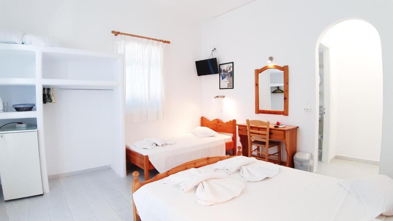 Bizas Rooms & Studios Парос Екстериор снимка