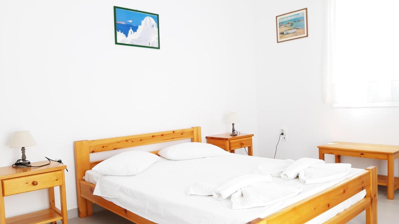 Bizas Rooms & Studios Парос Екстериор снимка