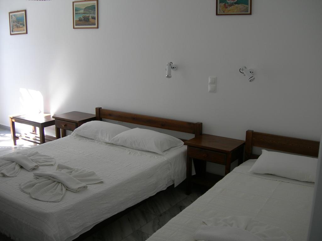 Bizas Rooms & Studios Парос Екстериор снимка