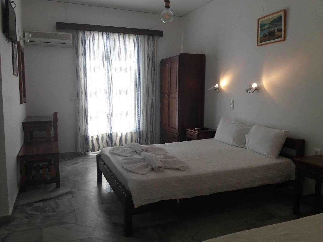 Bizas Rooms & Studios Парос Екстериор снимка